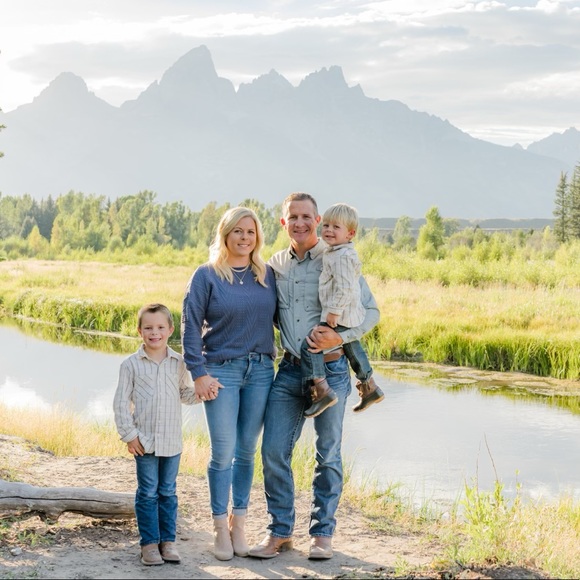 Meet your Posher, Ashley - Picture 3 of 7